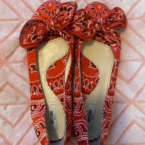 Moschino flats